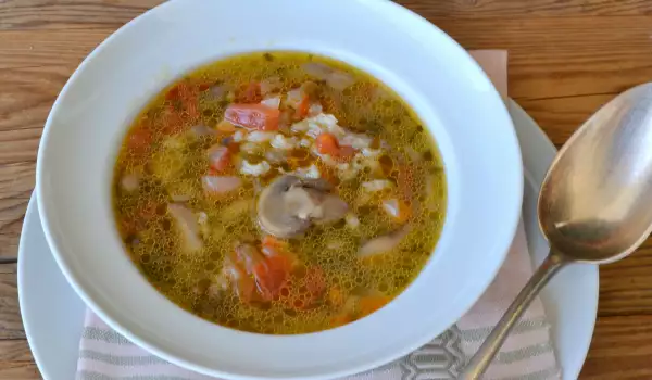 Гъбена супа с ориз и зеленчуци
