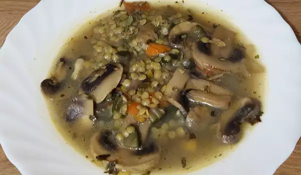 Гъбена супа с леща