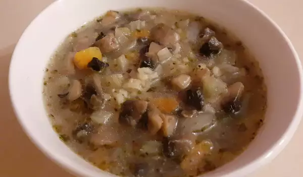 Лесна гъбена супа с ориз