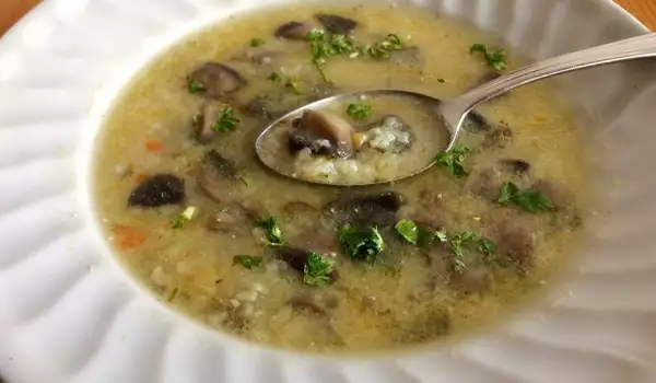 Гъбена супа с ориз и застройка
