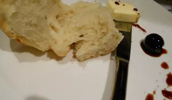 Бързи италиански хлебчета с мед и масло