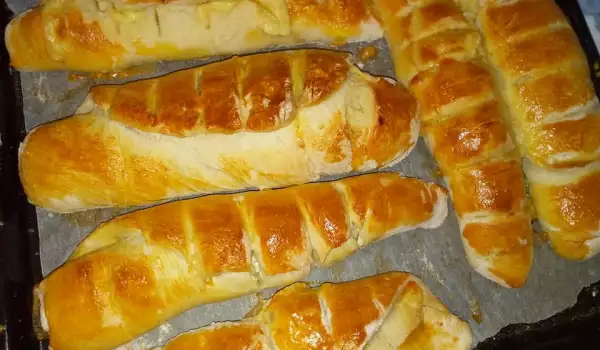 Мини хлебчета със сирене и кашкавал