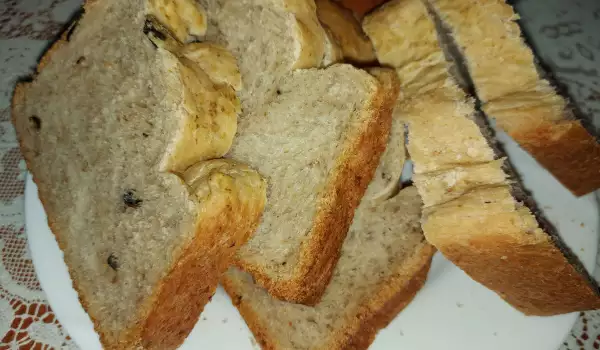 Хляб с маслини и орехово песто в хлебопекарна