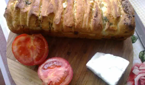 Ароматен хляб със сирене и подправки