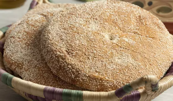 Арабски хляб от грис