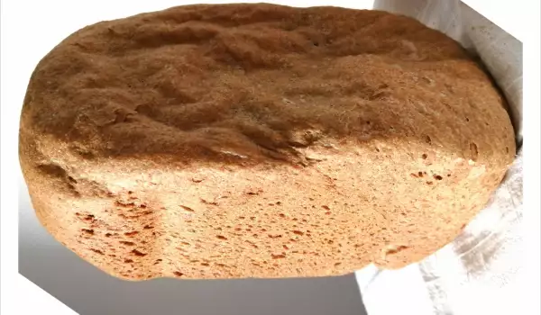 Пълнозърнест хляб с ядки в хлебопекарна