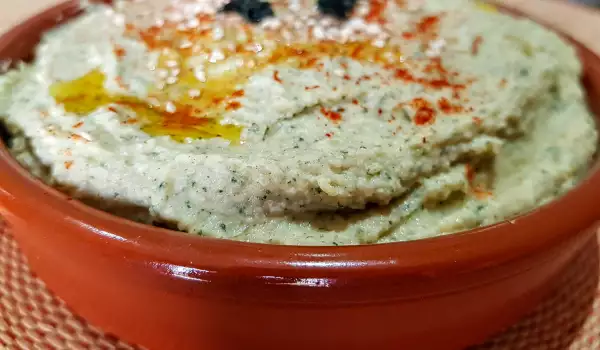 Хумус с коприва