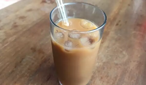 Айс кафе с ванилия