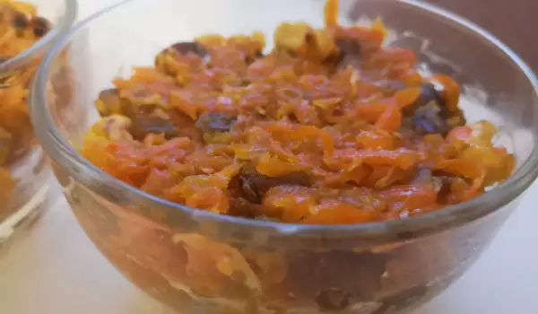 Индийска морковена халва с кашу и стафиди