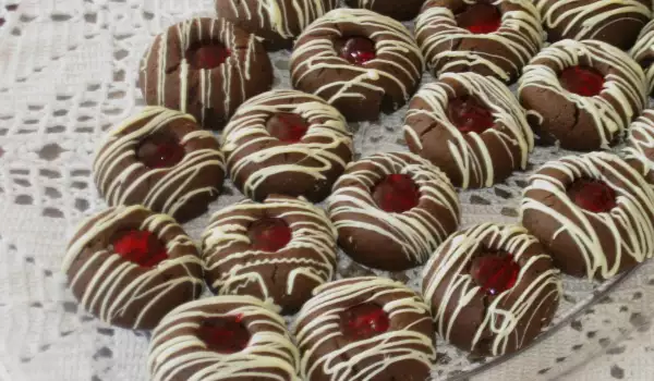 Какаови сладки с бял шоколад и ягодово желе