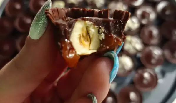 Шоколадови бонбони с карамел