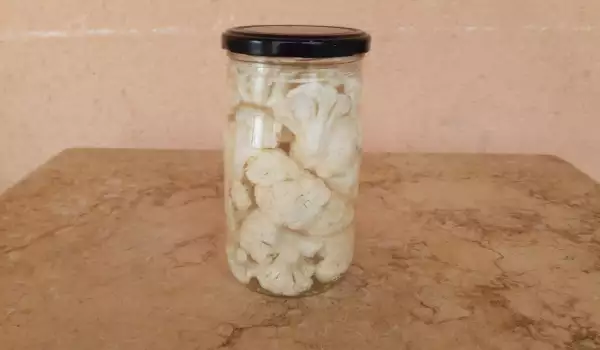 Консервиран карфиол в буркани с хималайска сол