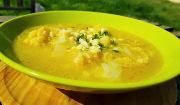 Лесна и вкусна карфиолена супа