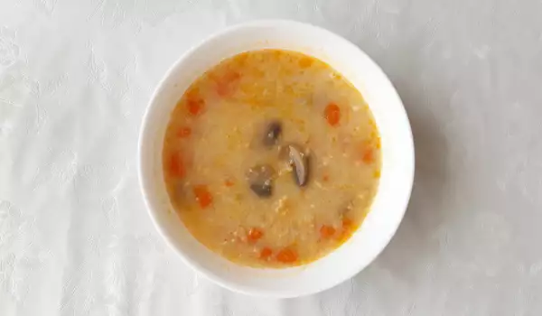 Карфиолена супа с гъби