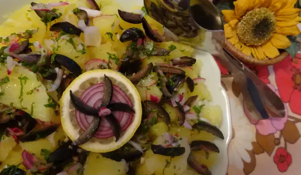 Kартофена салата с лимонов дресинг и каперси