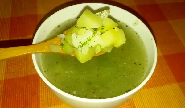 Картофена супа с карфиол, тиквичка и копър