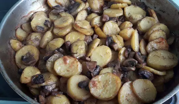 Картофи на фурна с гъби и масло