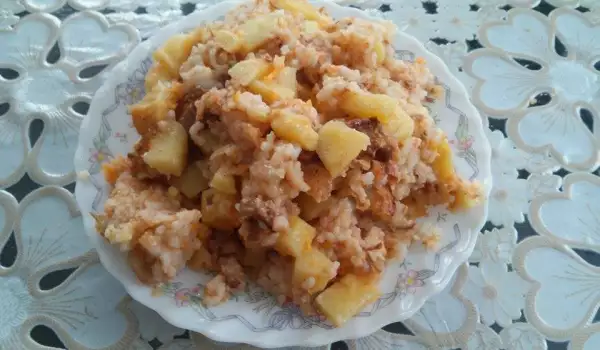 Картофена манджа с ориз и месо