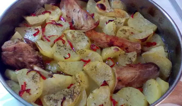 Картофи с патешки бульон и месо
