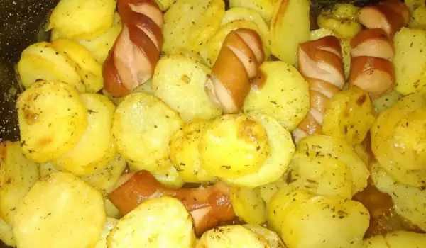 Печени картофи с кренвирши