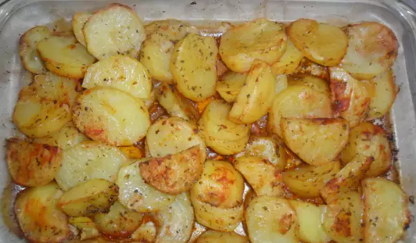 Задушени картофи с коричка
