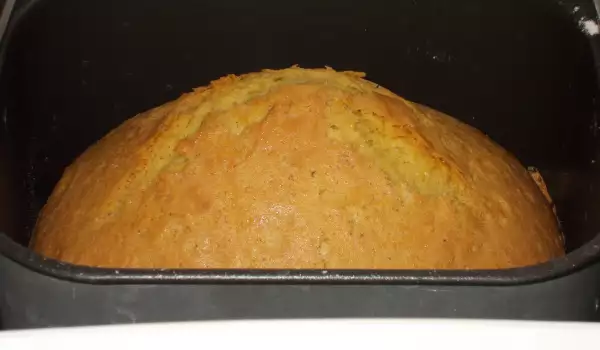Разкошен кекс със стафиди в хлебопекарна