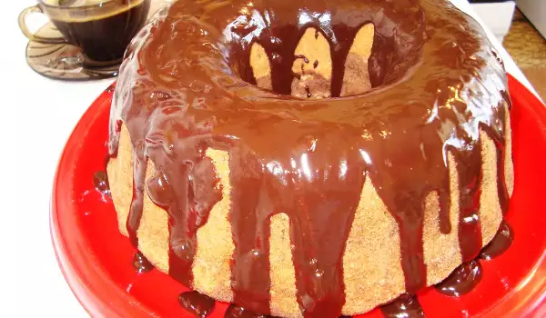 Шарен кекс с шоколадова глазура