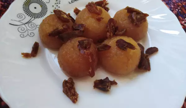 Сиропирани сладки Кемалпаша със сушени фурми