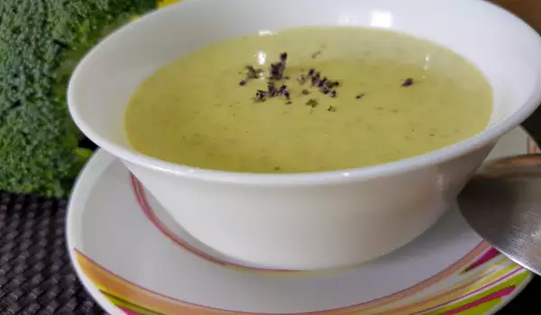 Кето крем супа от броколи