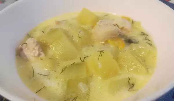 Кето пилешка супа с тиквички
