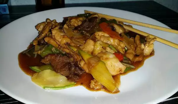 Китайско с три вида месо и зеленчуци