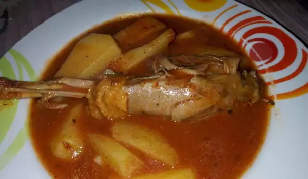 Картофена гозба с домашна кокошка