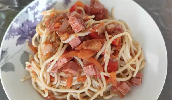 Спагети с колбас и домашен кетчуп