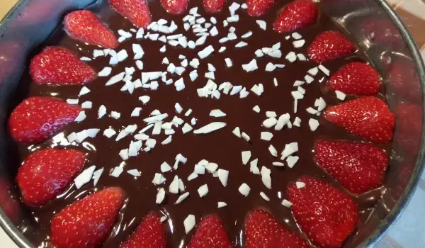Козуначена торта с крем брюле и ягоди