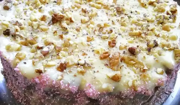 Козуначена торта с домашен крем и орехи