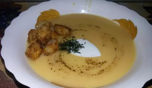 Крем супа от кореноплоди с хрупкави крутони