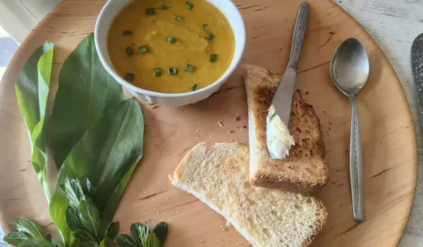 Лесна зеленчукова крем супа в мултикукър