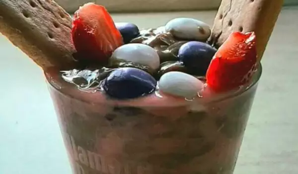 Шоколадов крем с кокосово мляко и ягоди