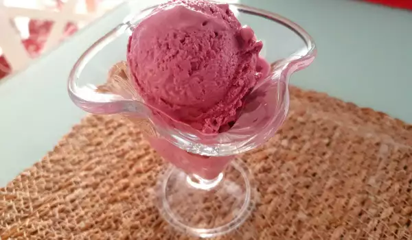 Крем сладолед с череши