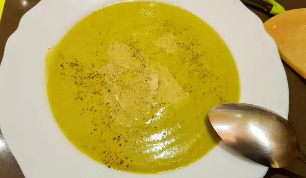 Крем супа от авокадо и тиквички