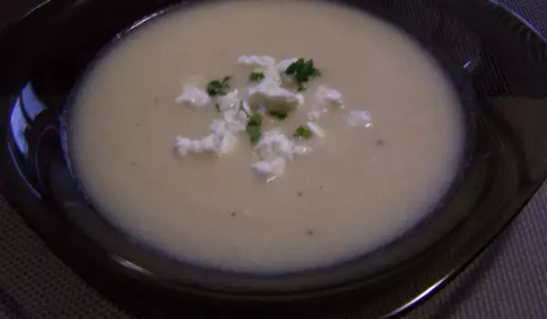 Крем супа от тиквички с грис и сирене