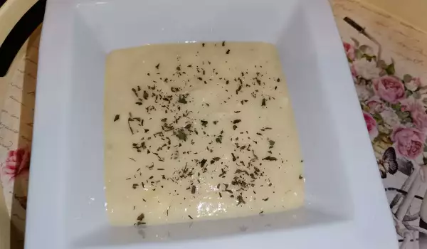 Крем супа с тиквички и синьо сирене