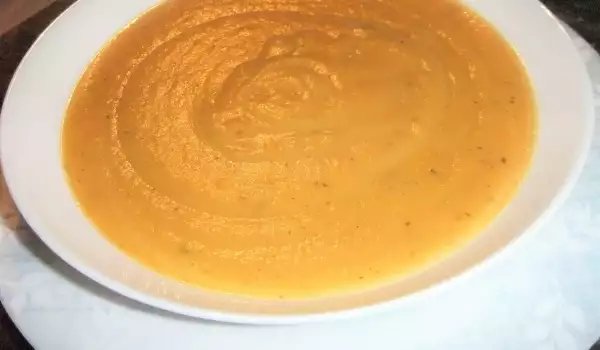 Картофена кремсупа с моркови и лук