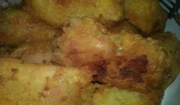 Пържени картофени крокети с бекон, сирене и кашкавал