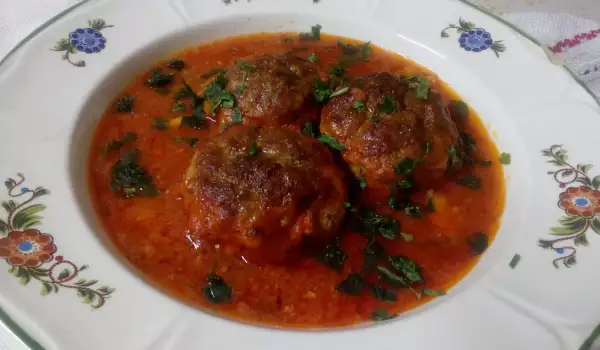 Кюфтенца в италиански доматен сос