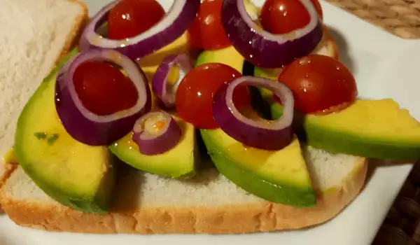 Леки веган сандвичи с авокадо