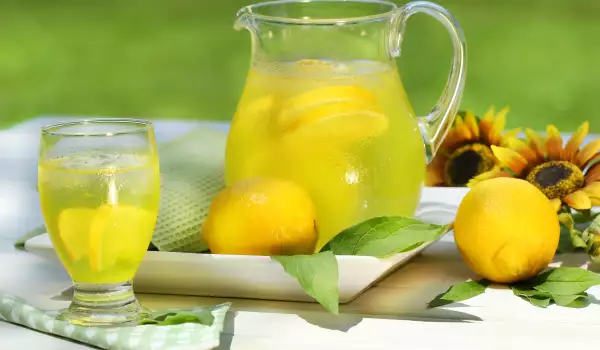 Домашна лимонада с газирана вода