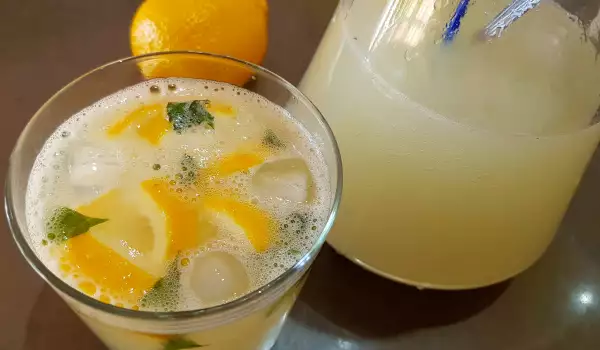 Лимонада със спрайт