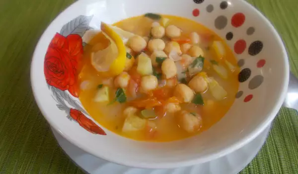 Лятна зеленчукова супа с нахут