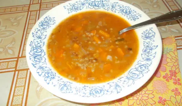 Лучена супа с елда